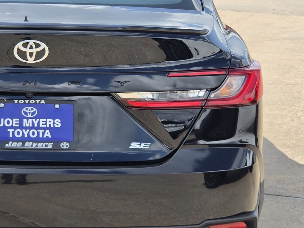Used 2026 Toyota Camry SE FWD image 9