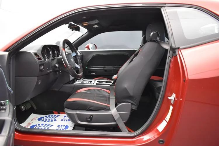Used 2010 Dodge Challenger SE RWD image 14