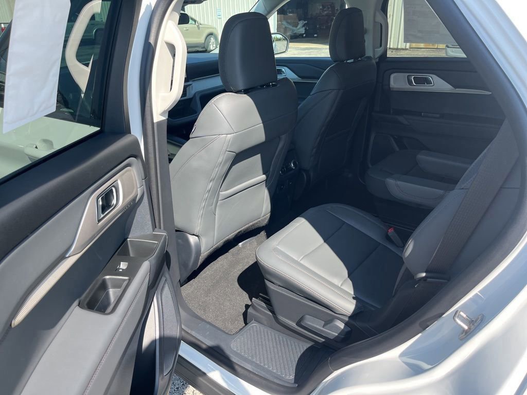 New 2025 Ford Explorer Active w/ Active Comfort Package image 11