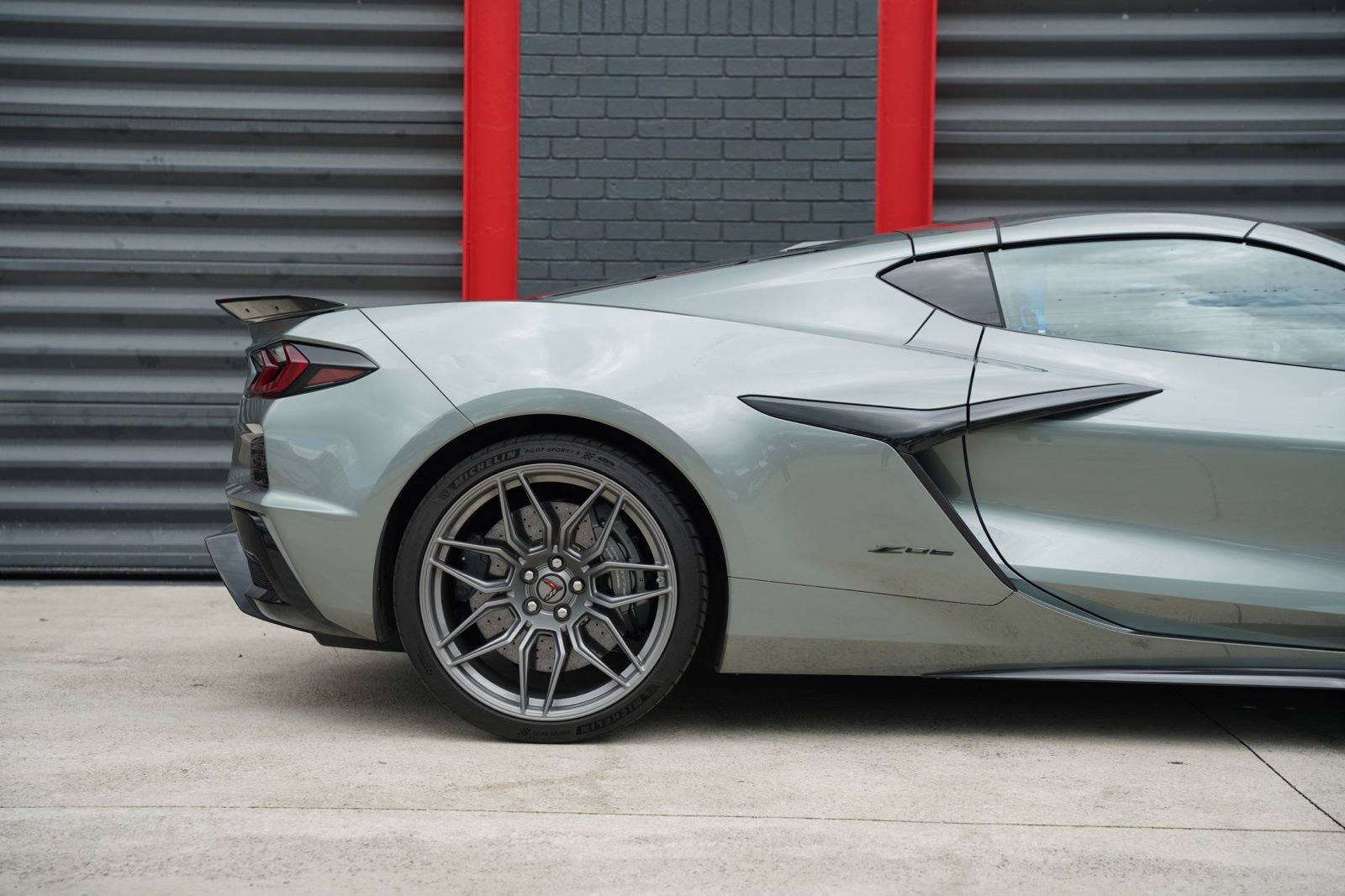 Used 2023 Chevrolet Corvette Z06 RWD image 9