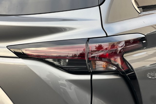New 2026 Toyota Sienna XLE AWD/4WD image 33