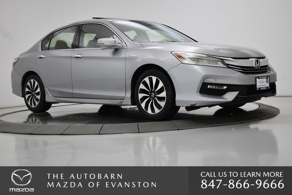 Used 2017 Honda Accord Touring image 11