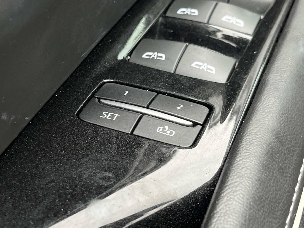 Used 2021 Cadillac Escalade Sport Platinum w/ LPO, ONYX Package AWD/4WD image 35