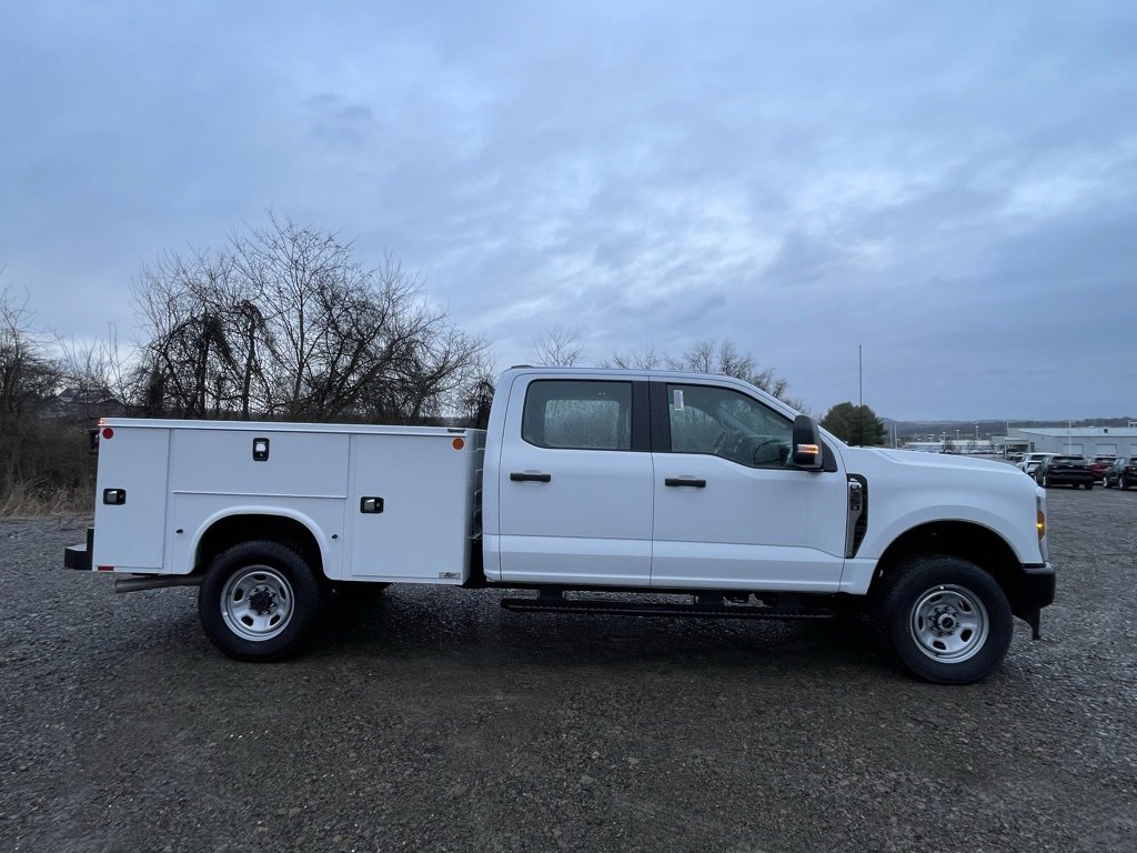 New 2026 Ford F350 XL w/ FX4 Off-Road Package image 2