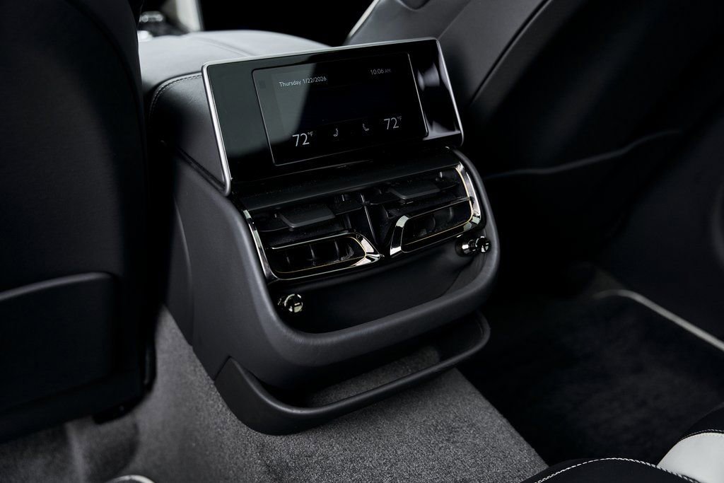 Used 2025 Bentley Flying Spur Plug-In Hybrid image 56