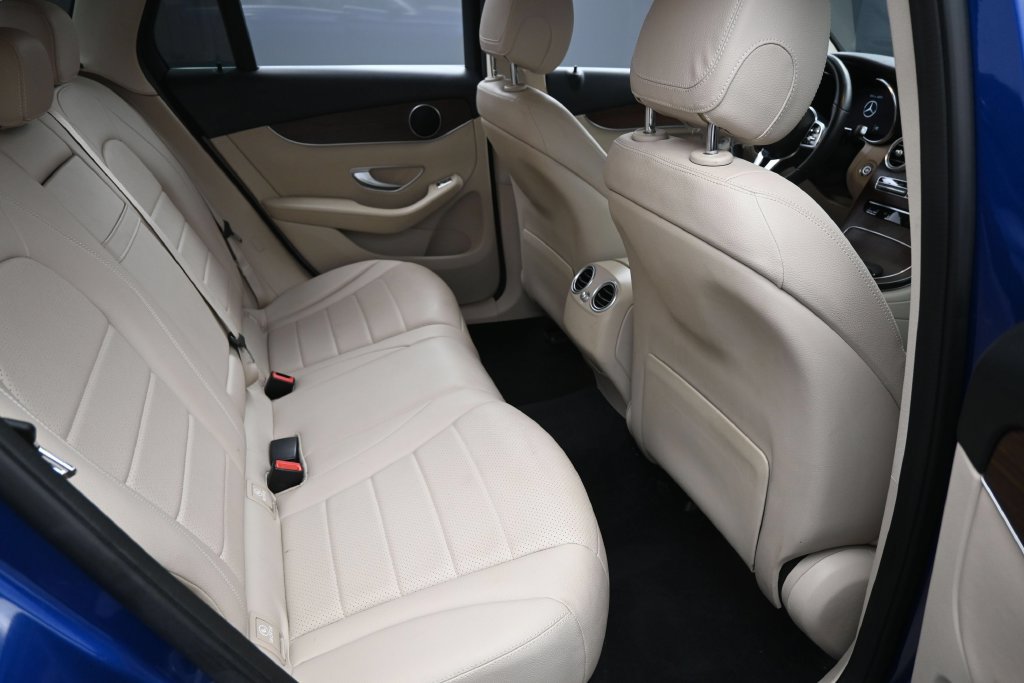 Used 2022 Mercedes-Benz GLC 300 w/ Premium Package Lite image 29