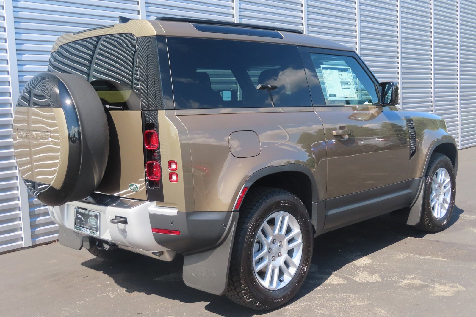 Used 2023 Land Rover Defender 90 S image 14