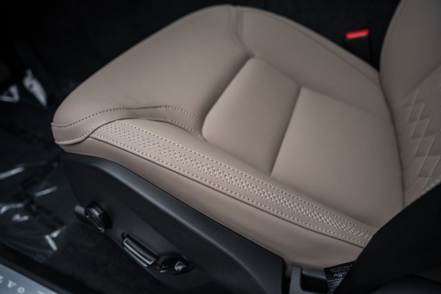 New 2026 Volvo XC90 B6 Plus image 32