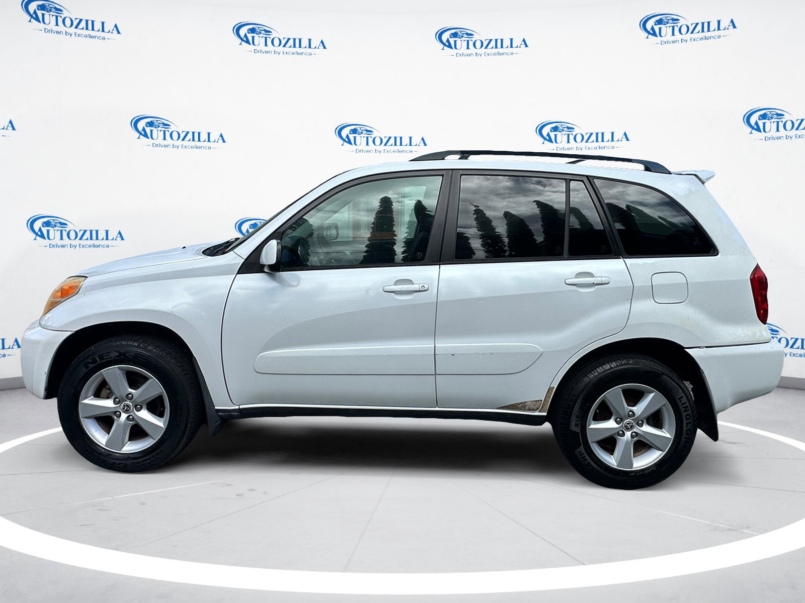 Used 2004 Toyota RAV4 2WD image 2