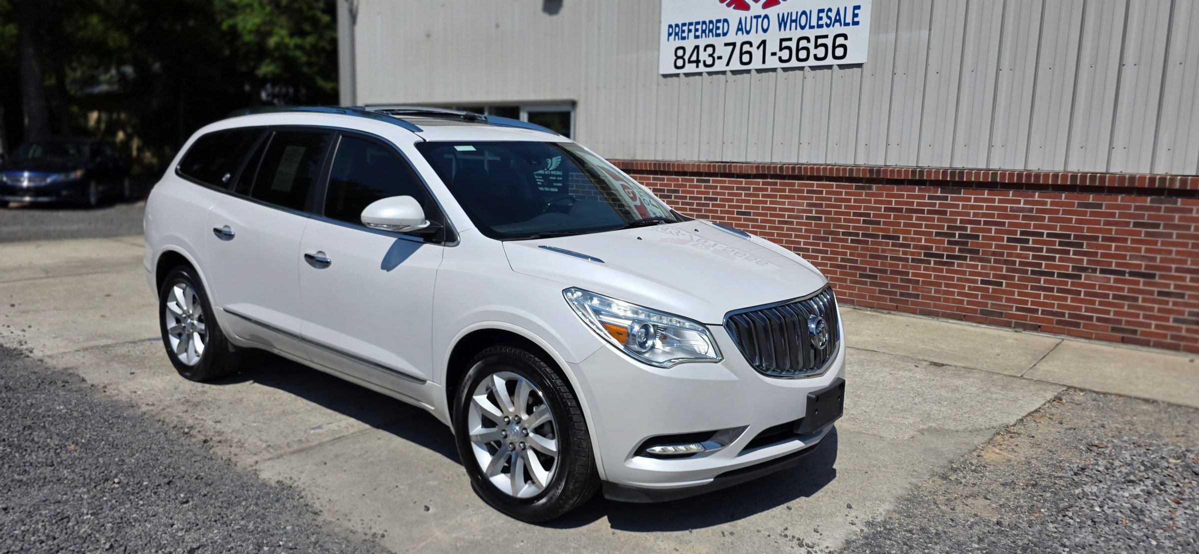 Used 2016 Buick Enclave Premium w/ Experience Buick Package FWD image 2