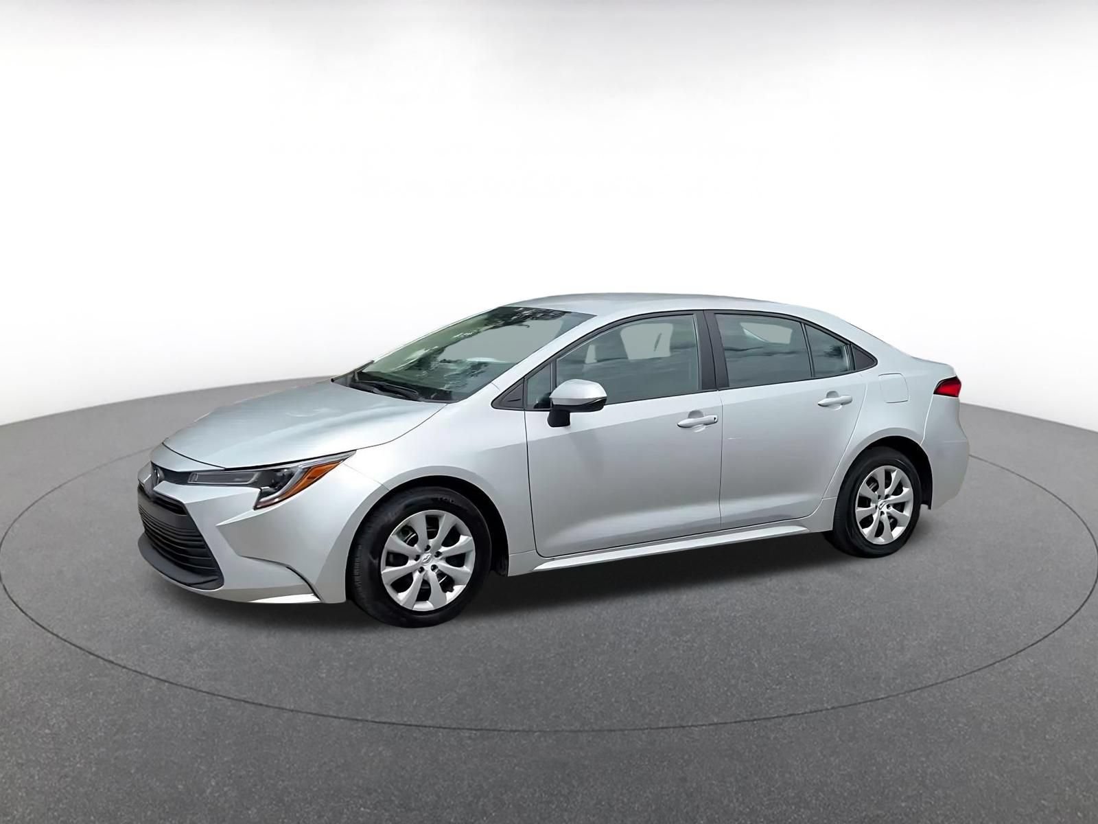 Used 2025 Toyota Corolla LE FWD image 7