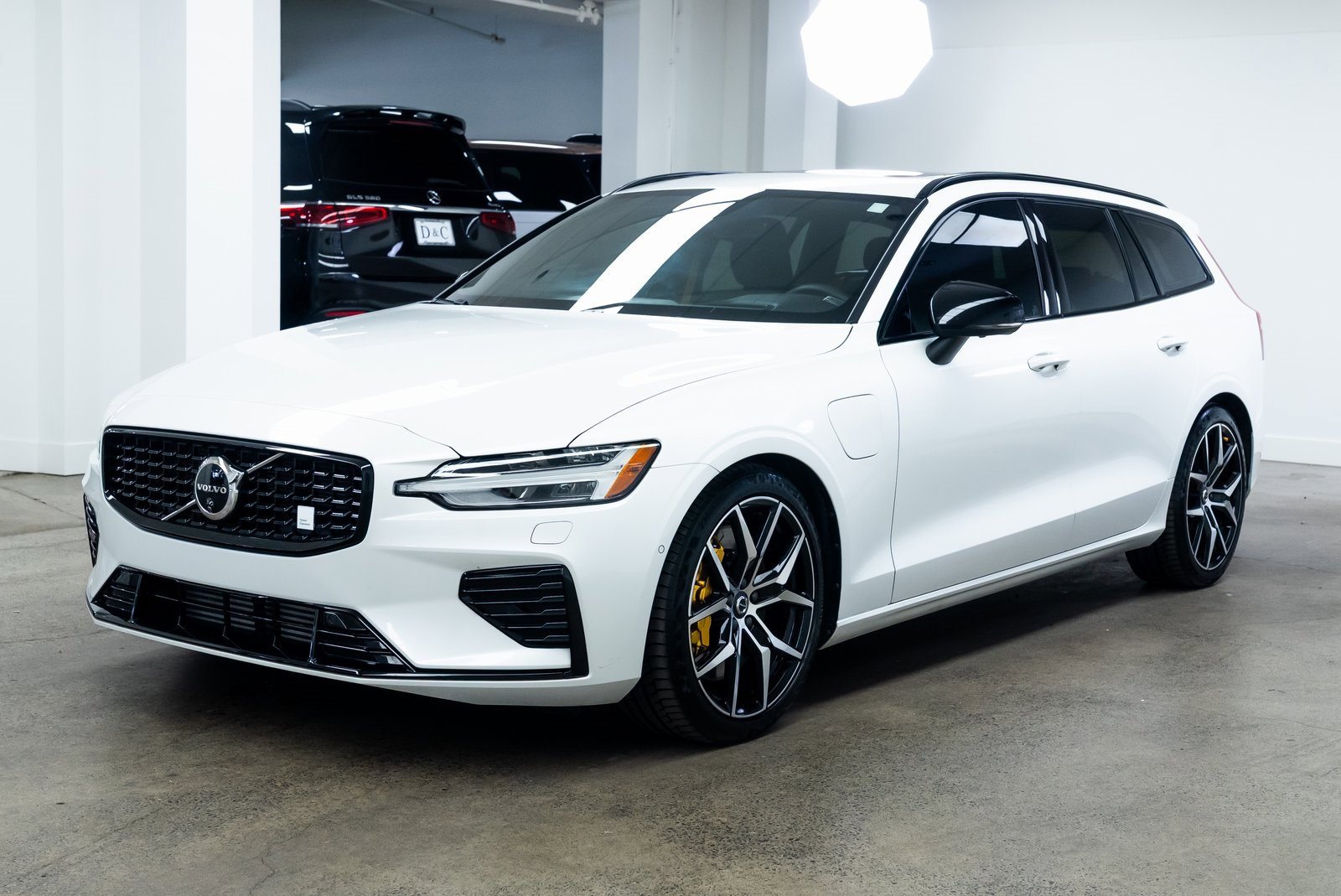 Used 2024 Volvo V60 T8 Polestar image 3