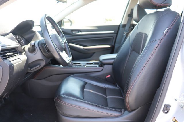 Used 2024 Nissan Altima 2.5 SR FWD image 12