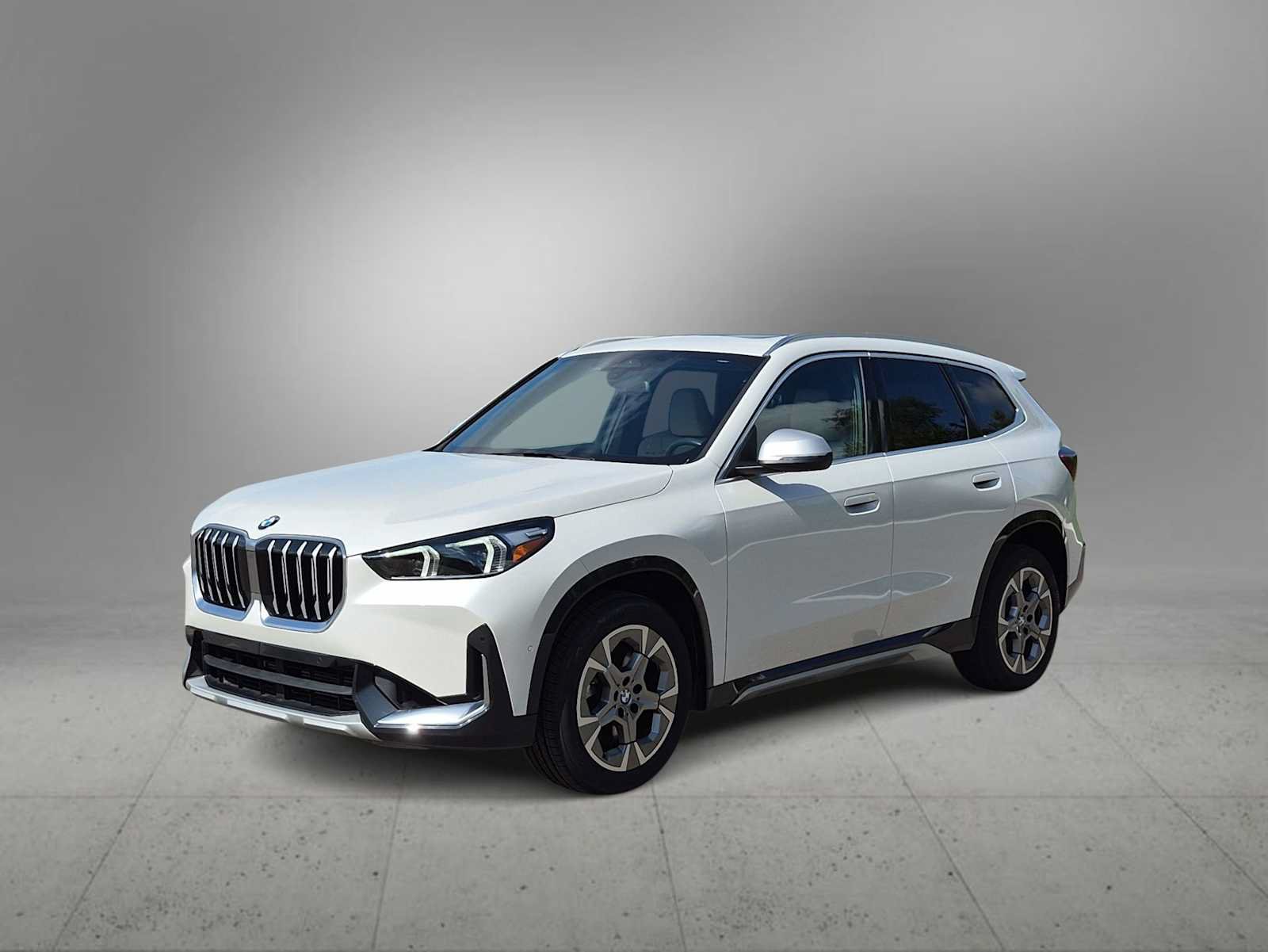 Used 2023 BMW X1 xDrive28i w/ Convenience Package AWD/4WD image 4