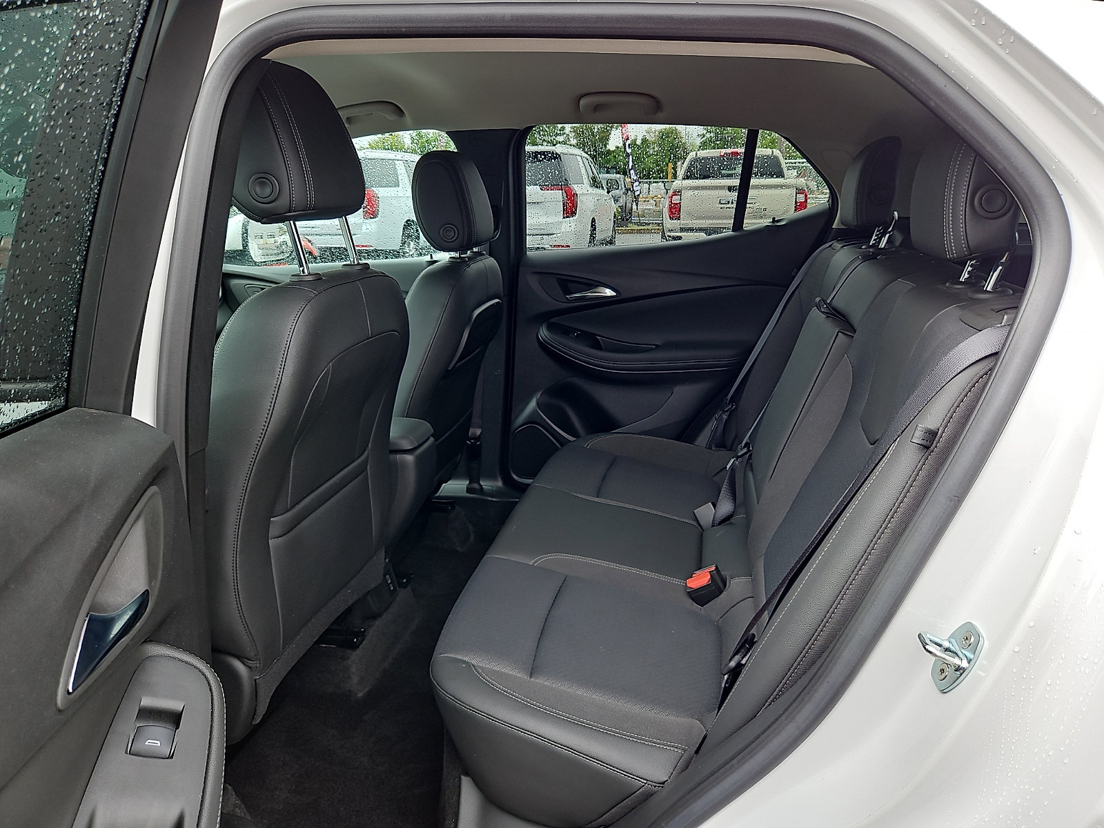 Used 2023 Buick Encore GX Select w/ Sport Touring Package FWD image 10