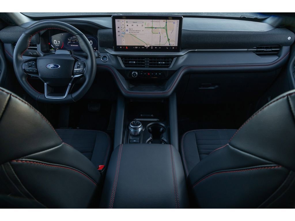 Used 2025 Ford Explorer ST-Line w/ ST-Line Street Pack image 12