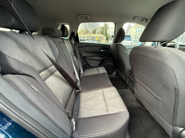 Used 2025 Nissan Rogue SV image 16