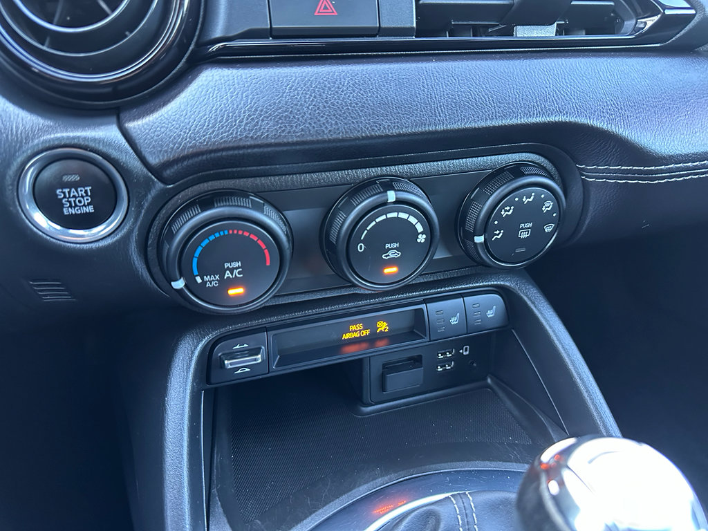 Used 2021 MAZDA MX-5 Miata RF Club image 19