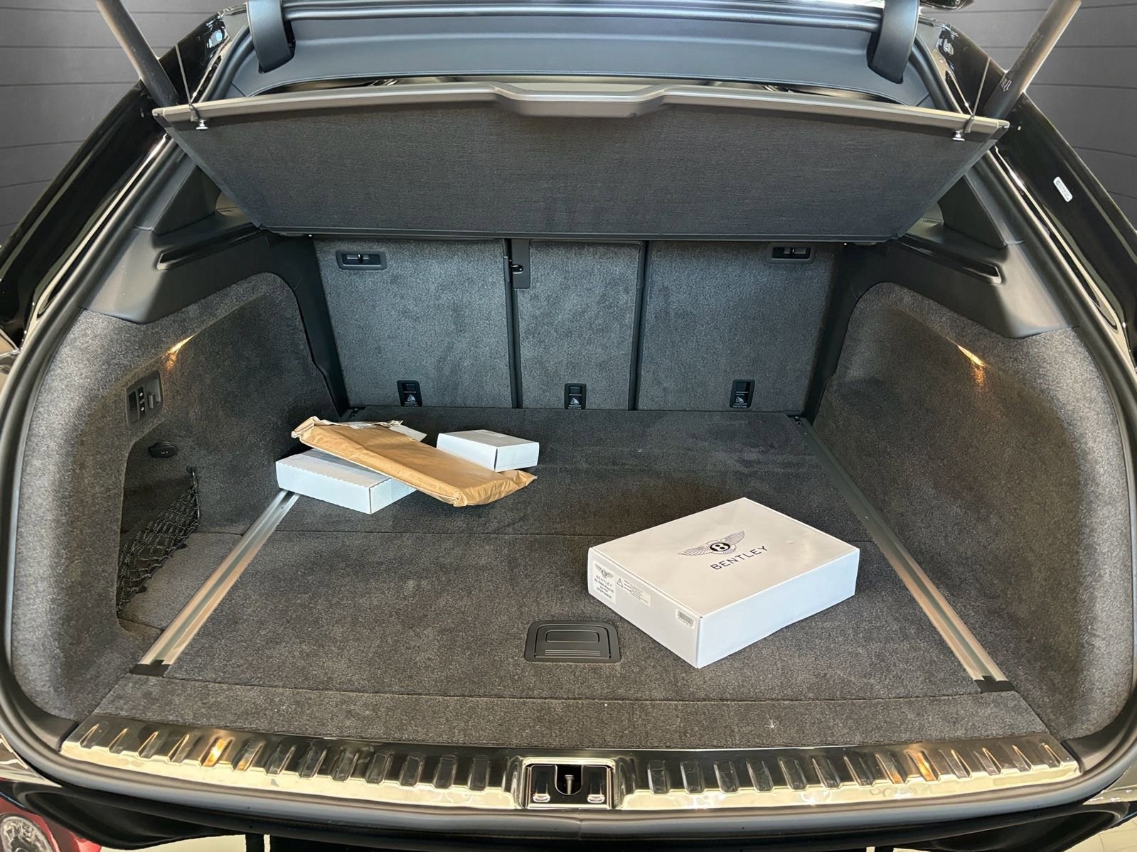 New 2025 Bentley Bentayga image 24
