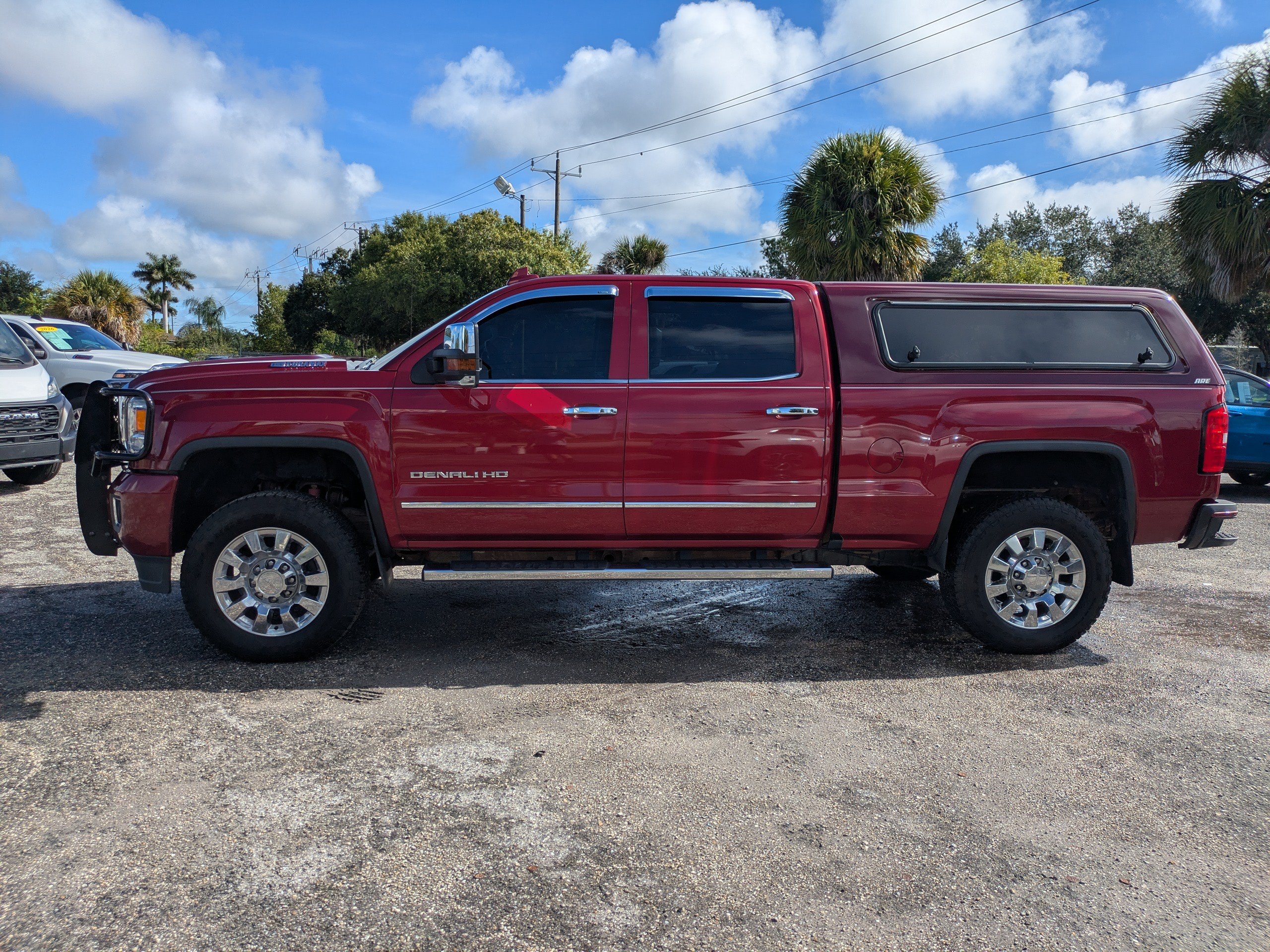 Used 2018 GMC Sierra 2500 Denali w/ Duramax Plus Package AWD/4WD image 7