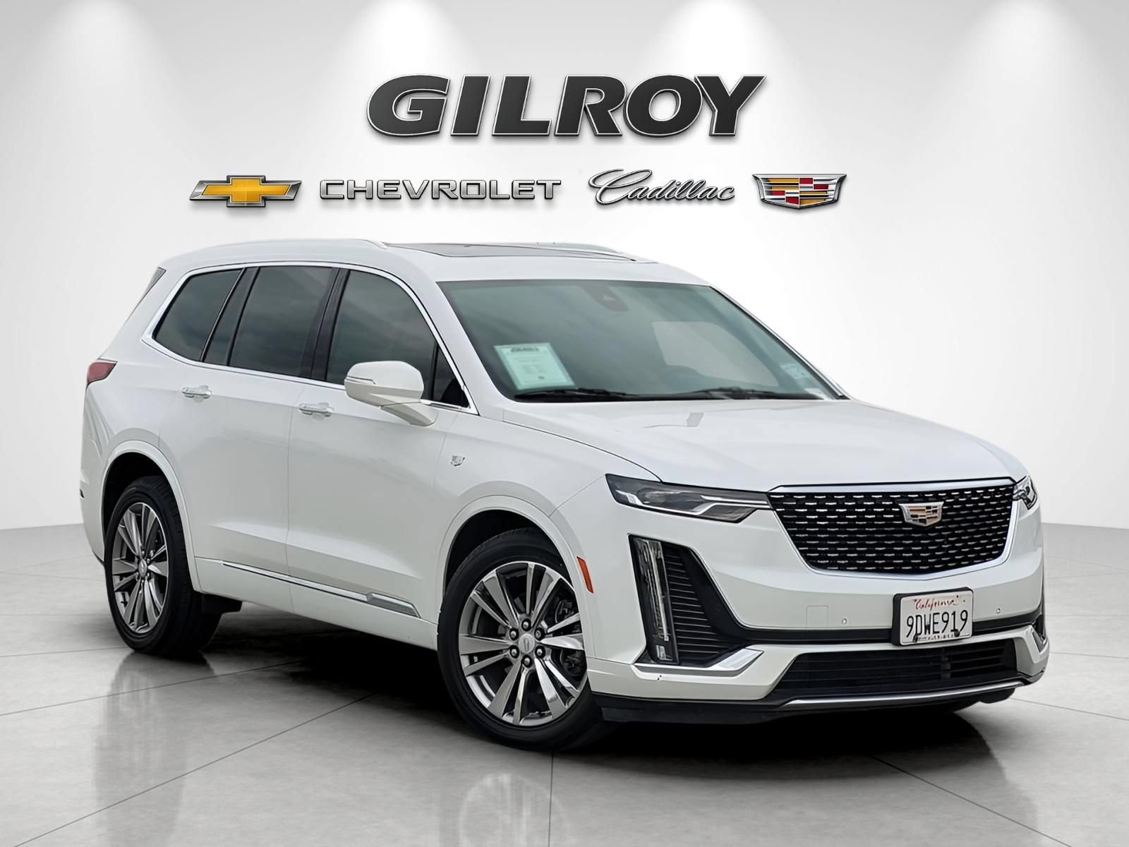 Used 2023 Cadillac XT6 Premium Luxury FWD image 1