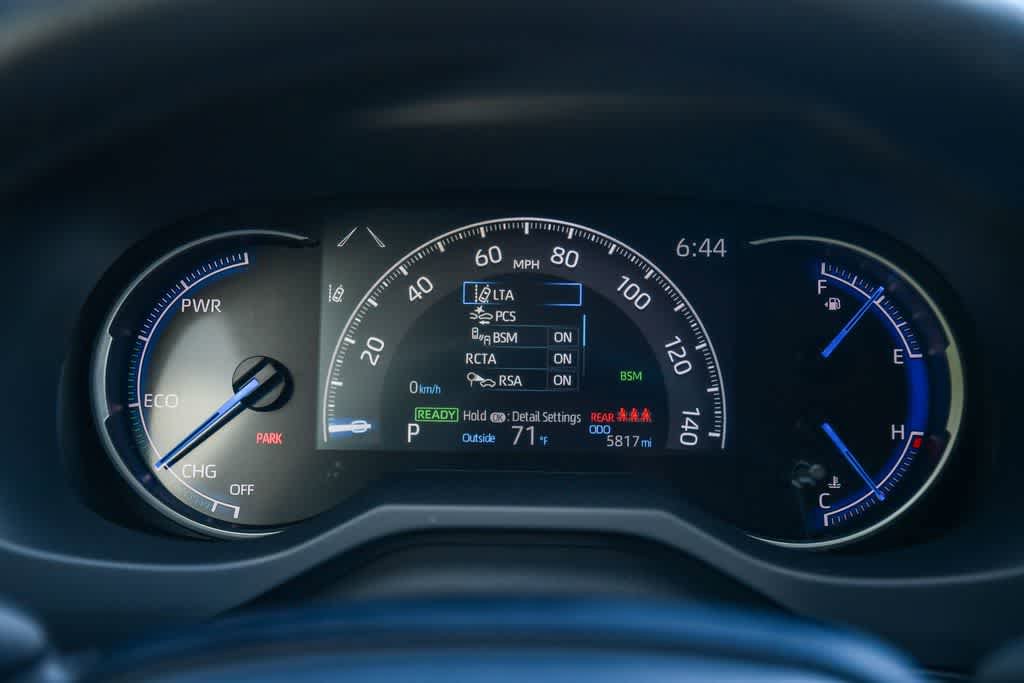 Used 2025 Toyota RAV4 LE AWD/4WD image 23