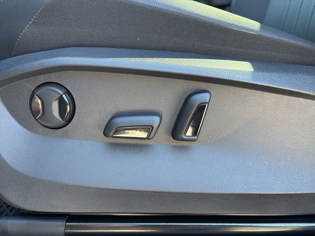 Used 2024 Volkswagen Tiguan Wolfsburg Edition image 14