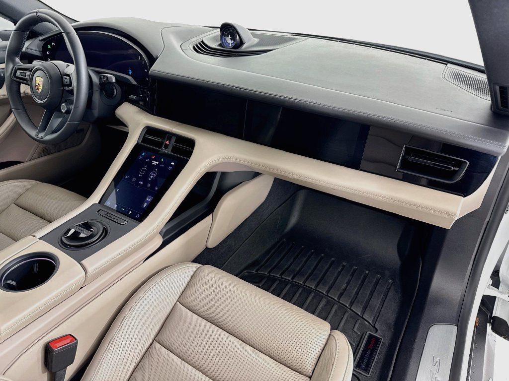 Certified 2024 Porsche Taycan 4S AWD/4WD image 32