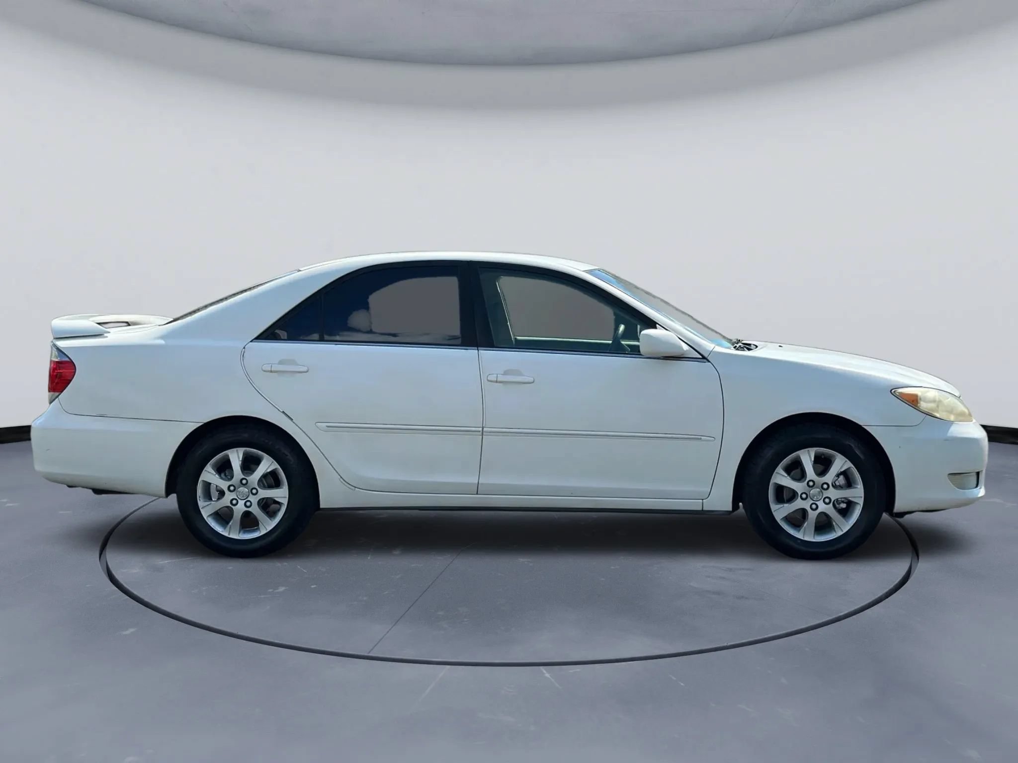 Used 2005 Toyota Camry XLE w/ XLE Premium Pkg FWD image 10