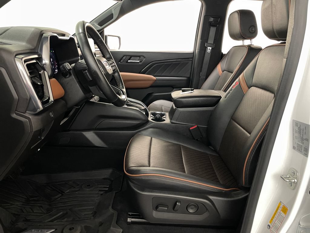 Used 2024 GMC Canyon AT4 w/ AT4 Premium Package AWD/4WD image 12
