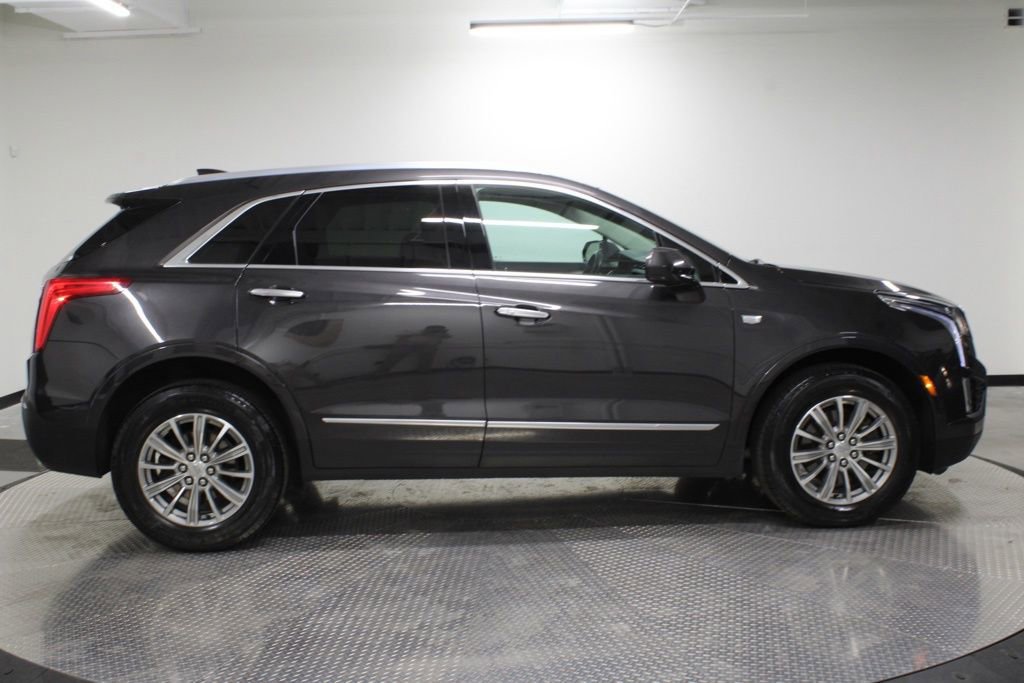 Used 2017 Cadillac XT5 Luxury w/ Driver Awareness Package image 9
