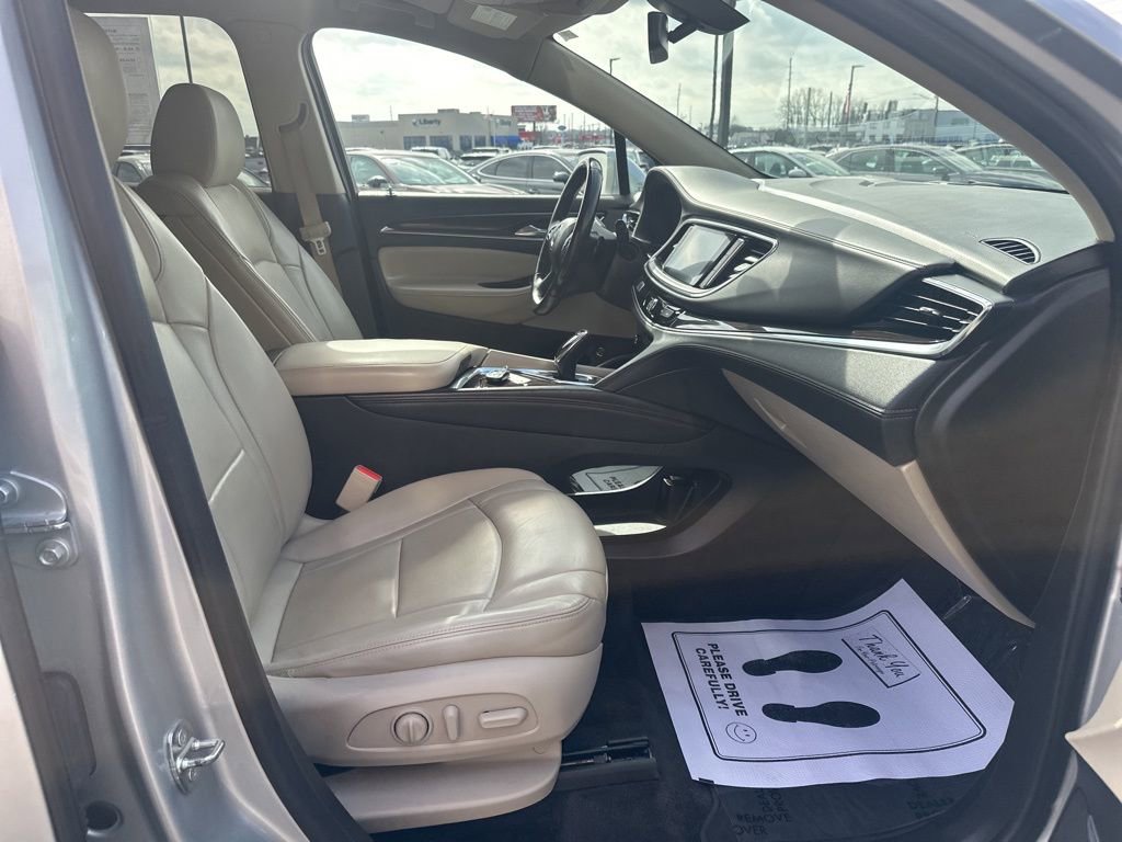 Used 2019 Buick Enclave Essence image 22
