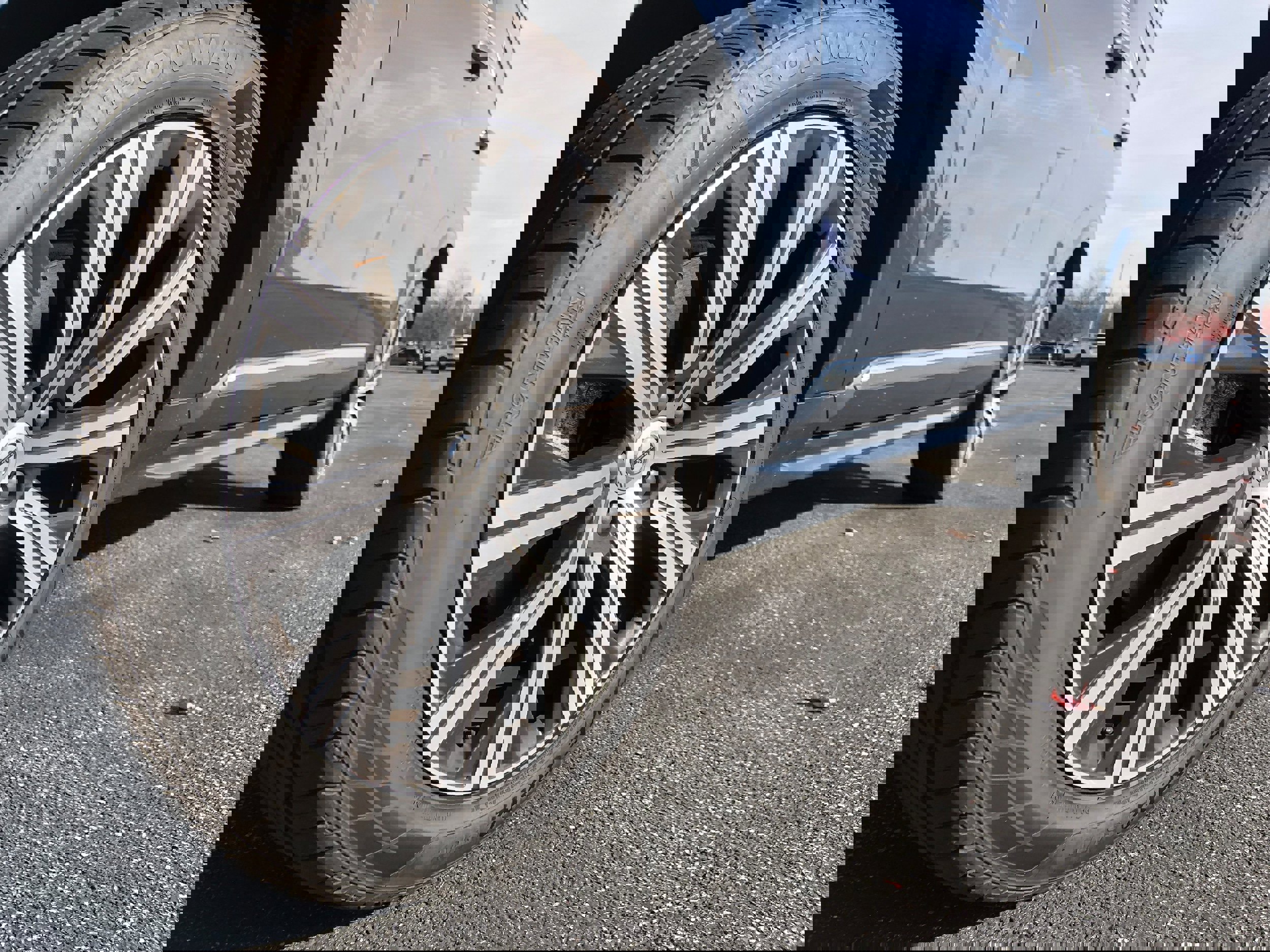 Used 2023 Volvo XC90 B6 Plus image 22