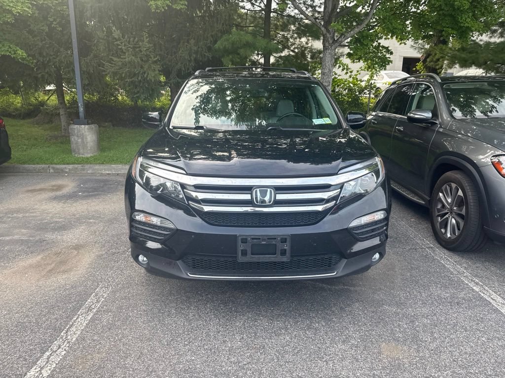 Used 2017 Honda Pilot Elite image 2