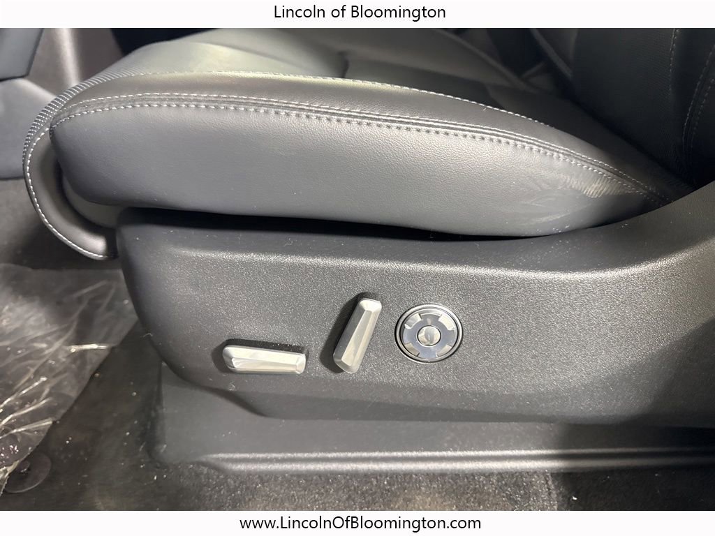 New 2025 Lincoln Navigator L Reserve w/ Jet Appearance Package image 28