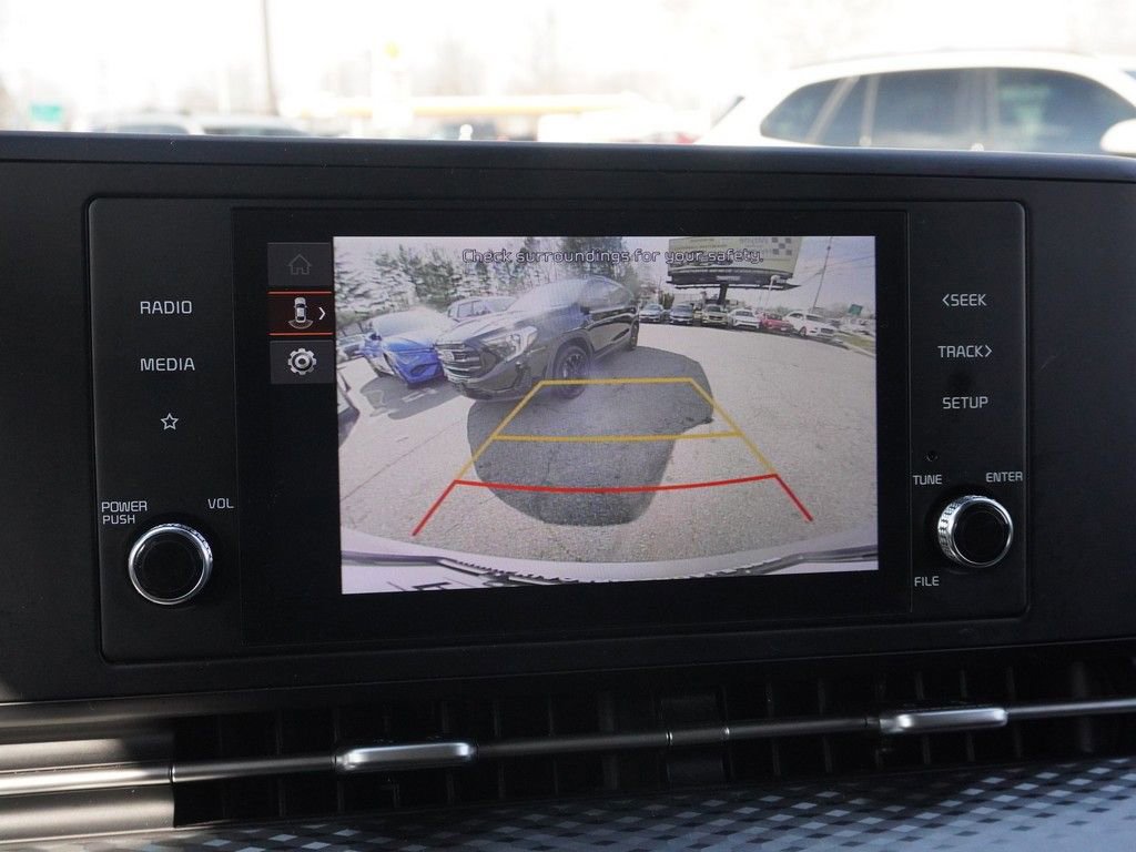 Used 2023 Kia Carnival LX image 42