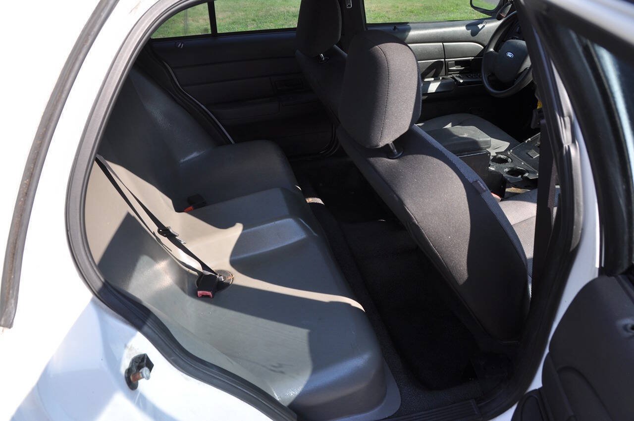 Used 2006 Ford Crown Victoria Police Interceptor RWD image 23