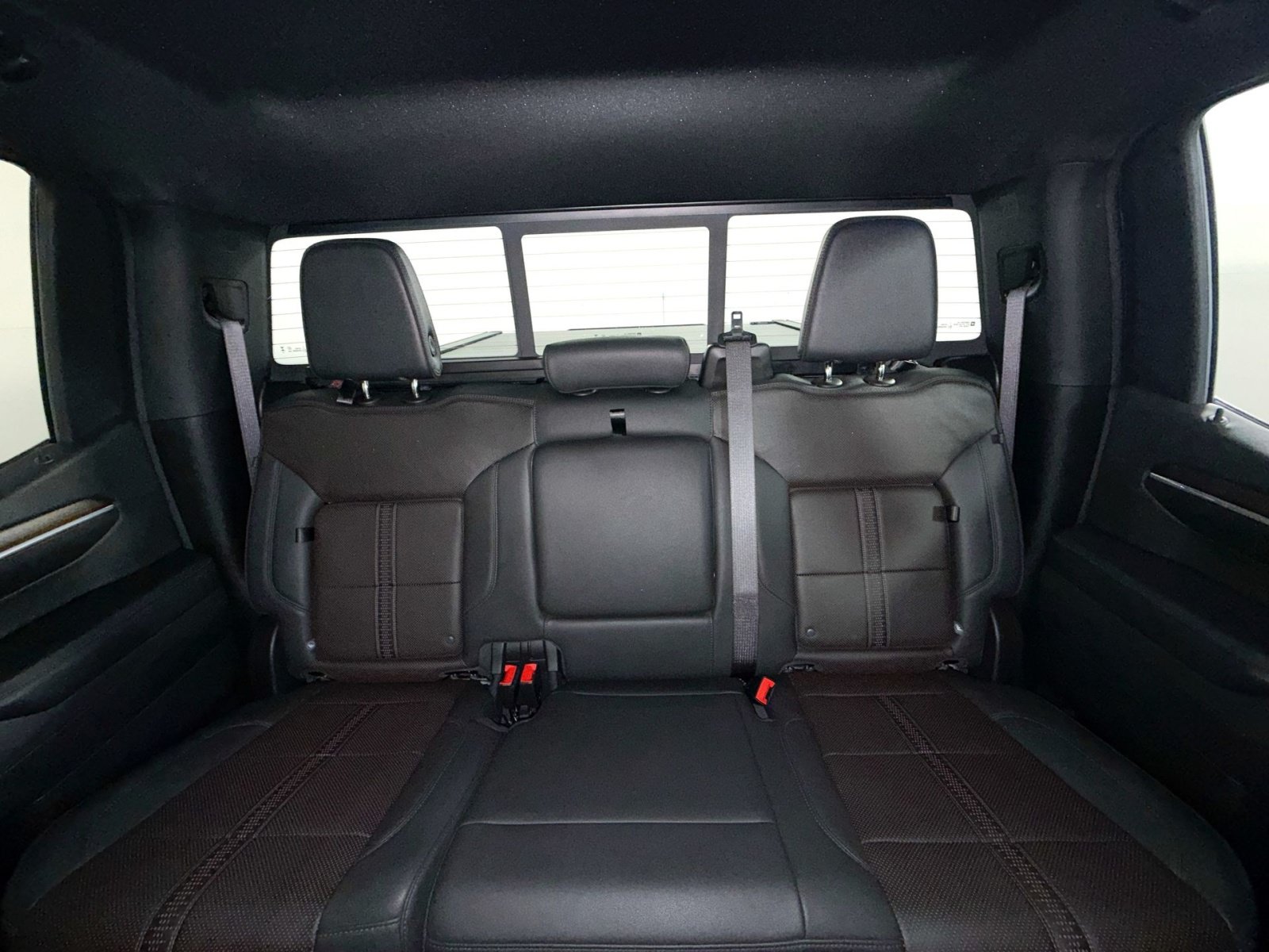 Used 2024 Chevrolet Silverado 1500 High Country w/ High Country Premium Package AWD/4WD image 25