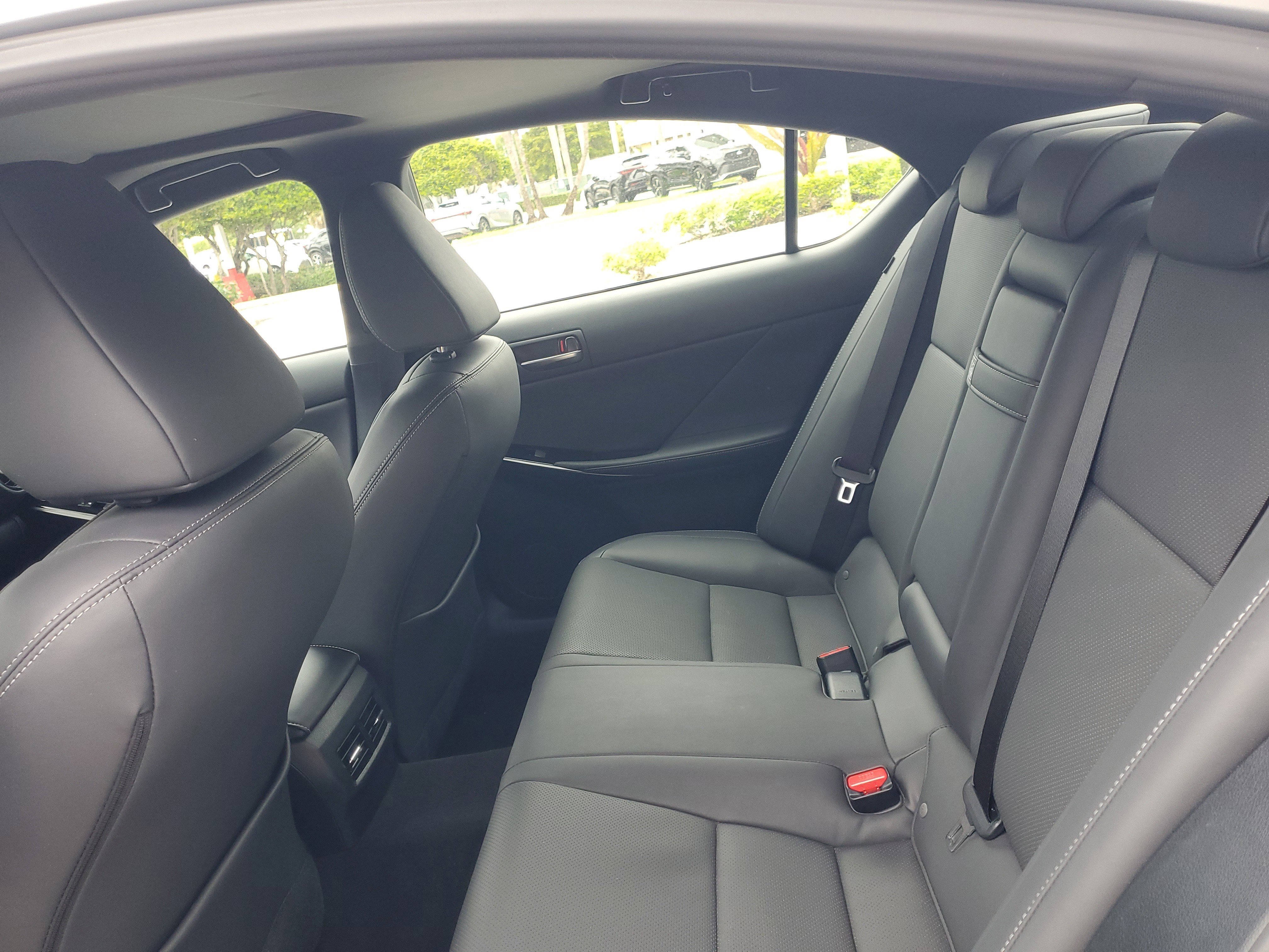 Used 2025 Lexus IS 350 F Sport image 10