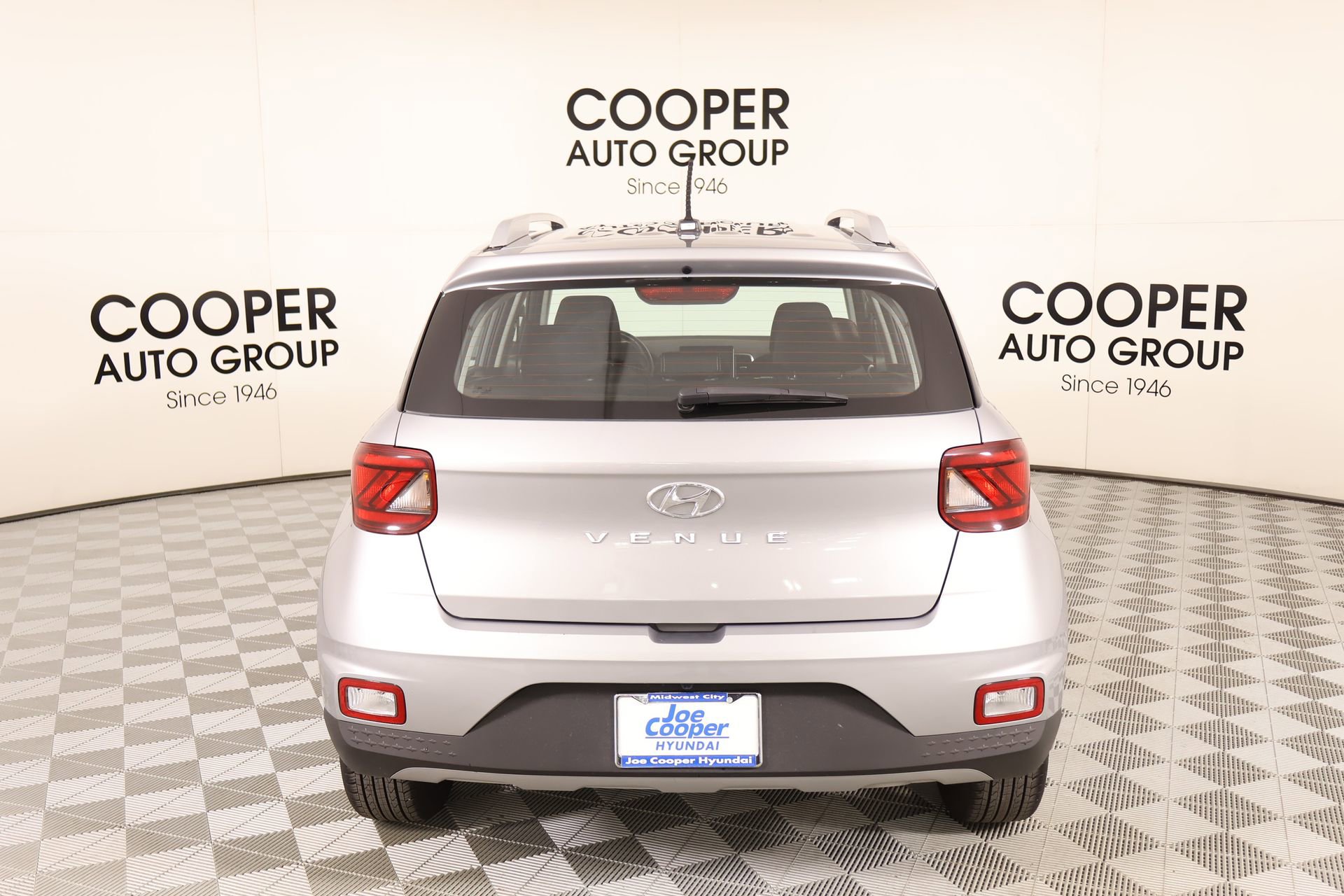 Used 2025 Hyundai Venue SEL image 21