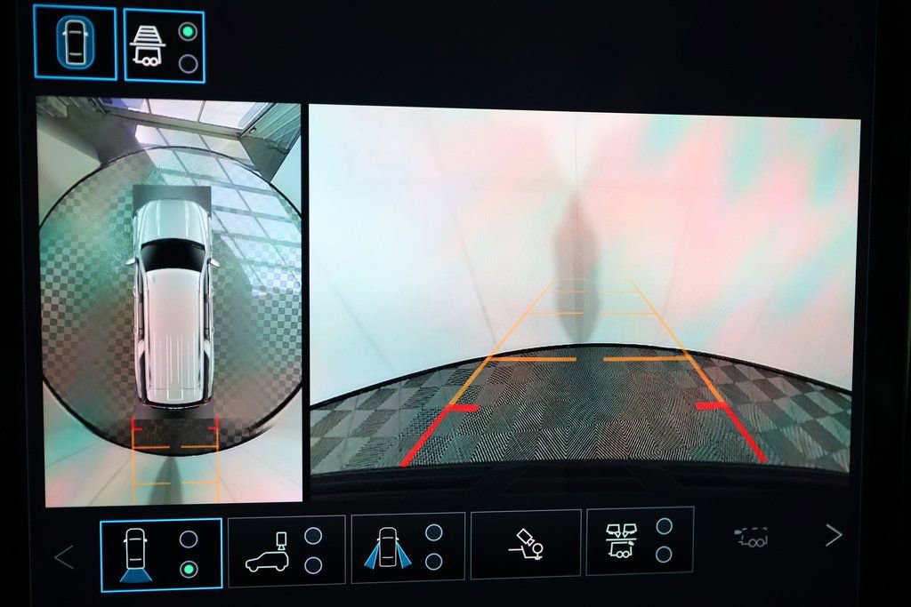 Used 2026 GMC Yukon XL AT4 Ultimate w/ LPO, Floor Liner Package image 33