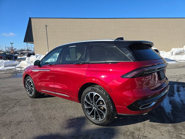 Used 2024 Lincoln Nautilus Reserve image 6