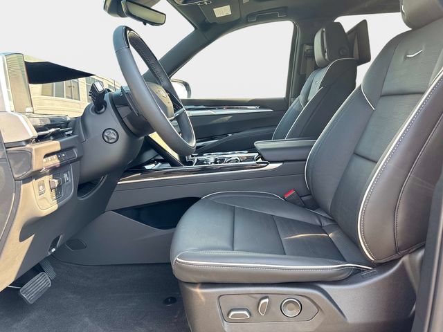 New 2026 Cadillac Escalade ESV Sport w/ LPO, Floor Liner Package AWD/4WD image 23