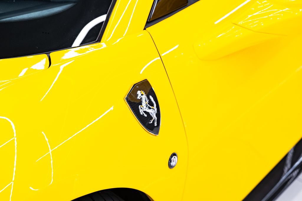 Used 2021 Ferrari F8 Tributo RWD image 11