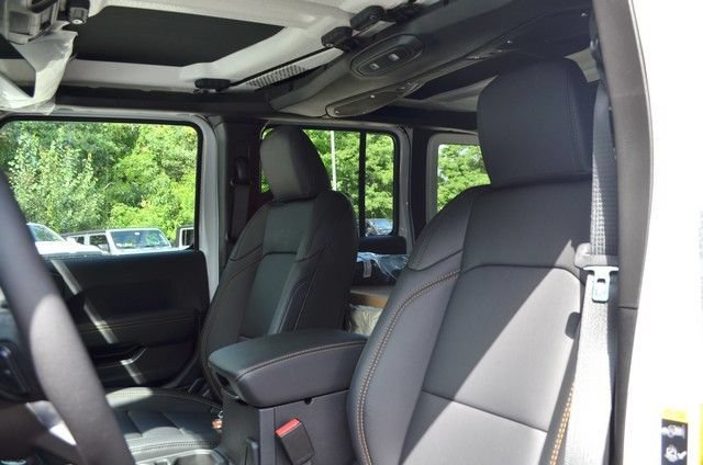 New 2026 Jeep Wrangler Unlimited Sahara AWD/4WD image 15