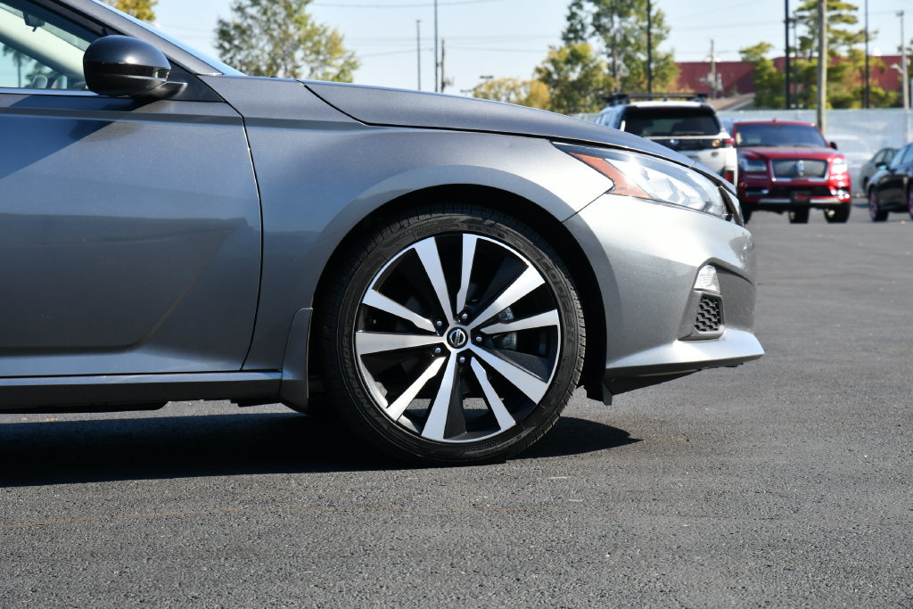 Used 2022 Nissan Altima 2.5 SR FWD image 9