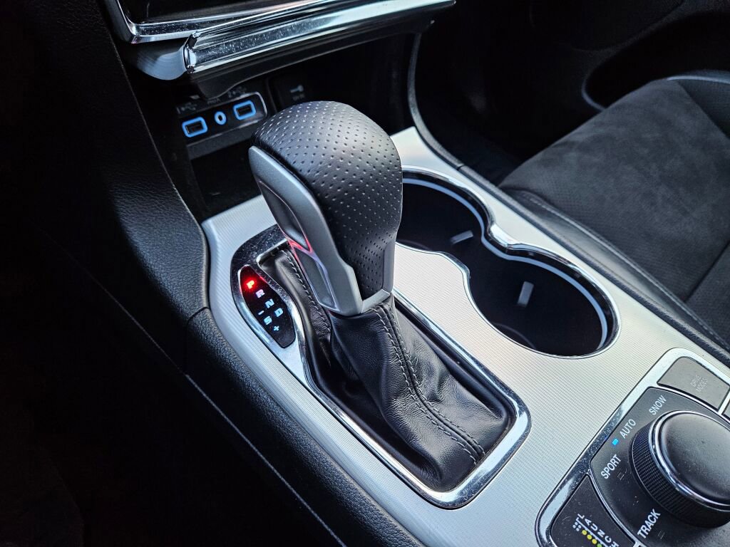 Used 2021 Jeep Grand Cherokee SRT image 28