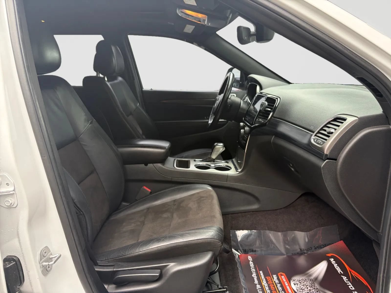 Used 2019 Jeep Grand Cherokee Altitude AWD/4WD image 20