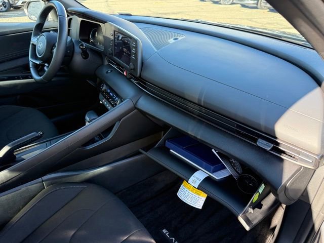 Certified 2025 Hyundai Elantra Sport image 30
