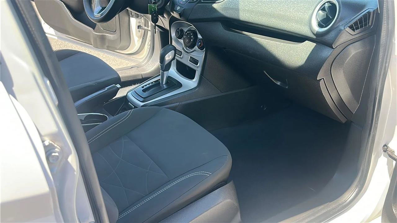 Used 2017 Ford Fiesta SE FWD image 29